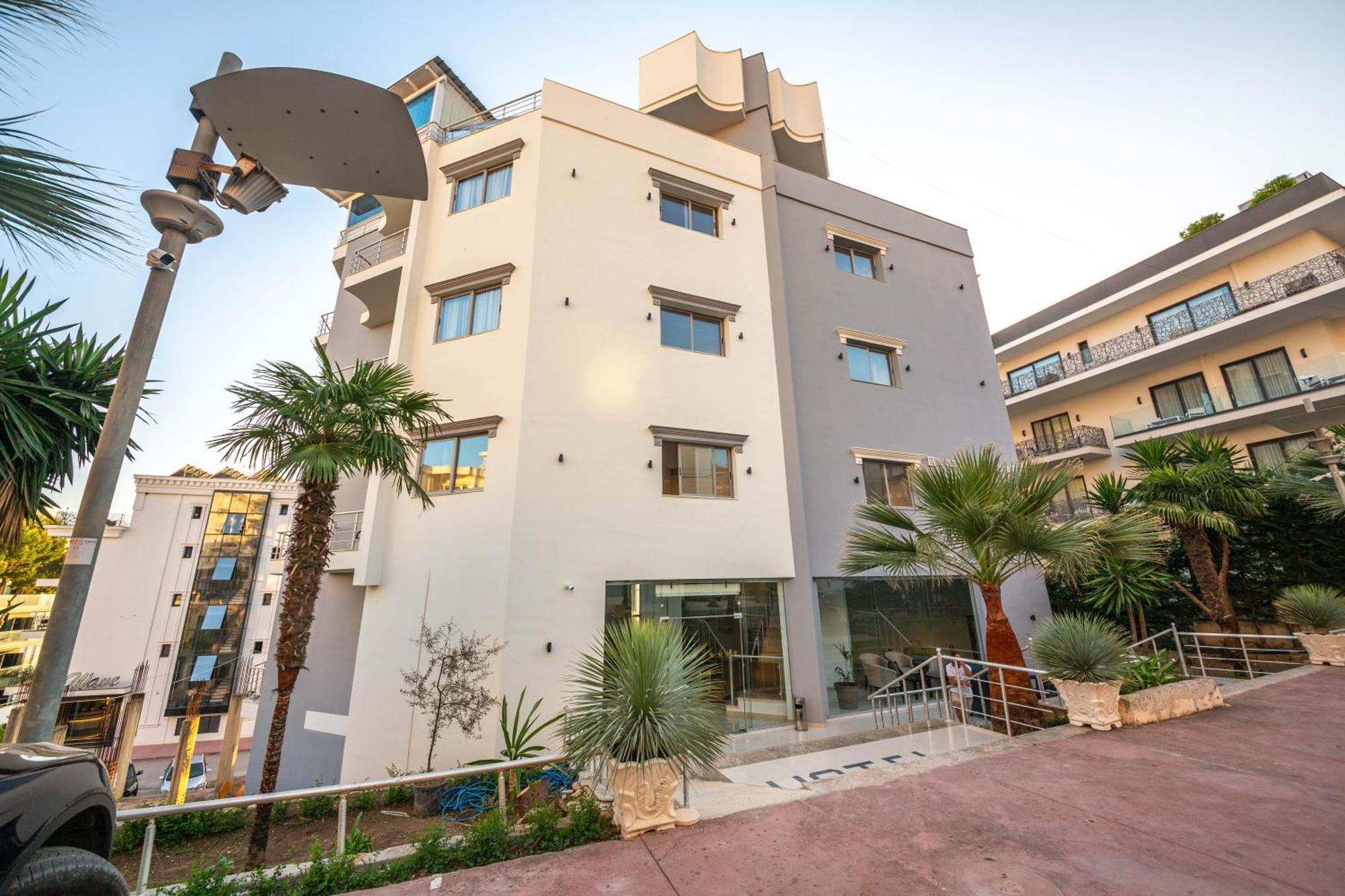 Hotel Sea Breeze Saranda Dış mekan fotoğraf