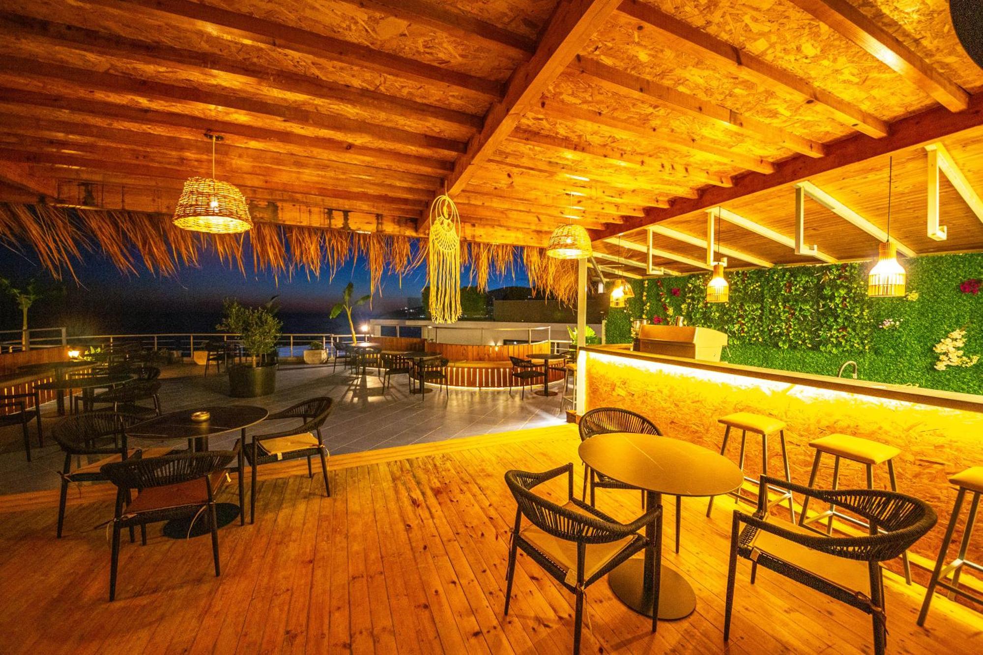 Hotel Sea Breeze Saranda Dış mekan fotoğraf