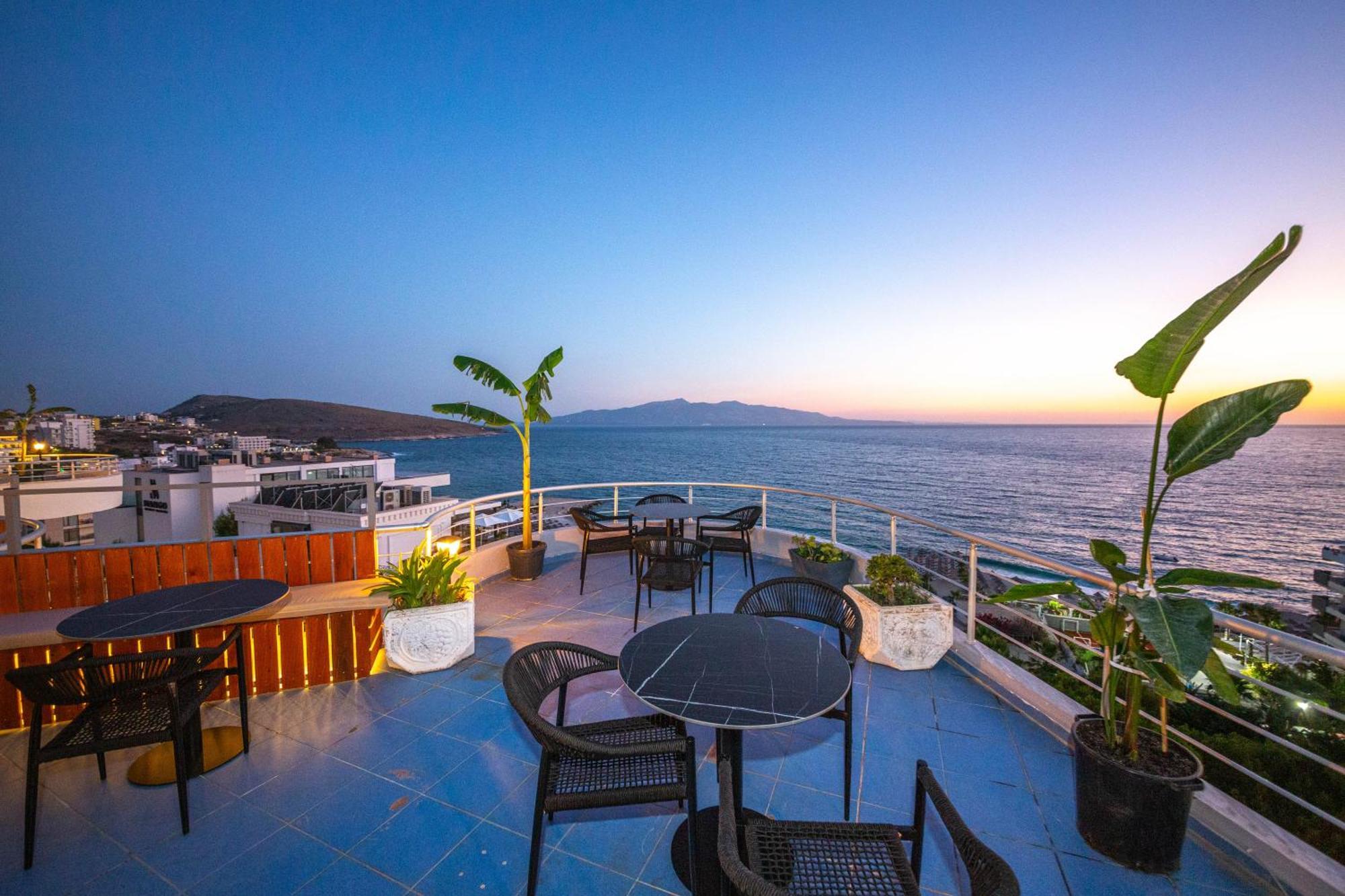 Hotel Sea Breeze Saranda Dış mekan fotoğraf