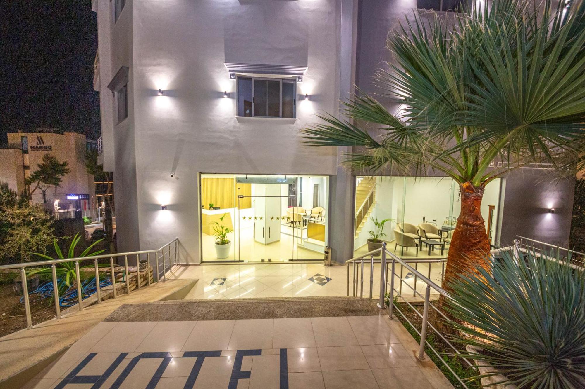 Hotel Sea Breeze Saranda Dış mekan fotoğraf