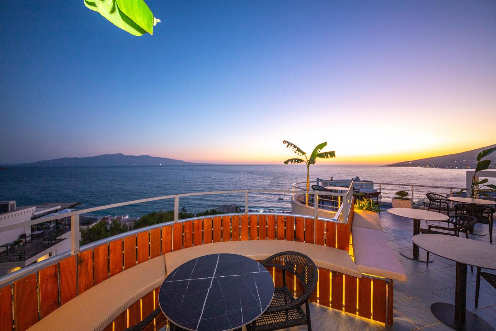 Hotel Sea Breeze Saranda Dış mekan fotoğraf