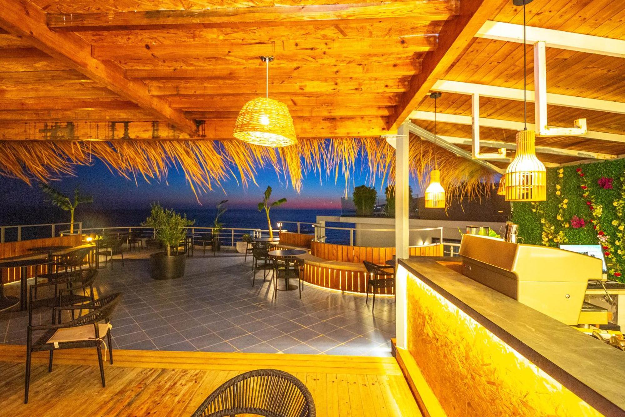 Hotel Sea Breeze Saranda Dış mekan fotoğraf