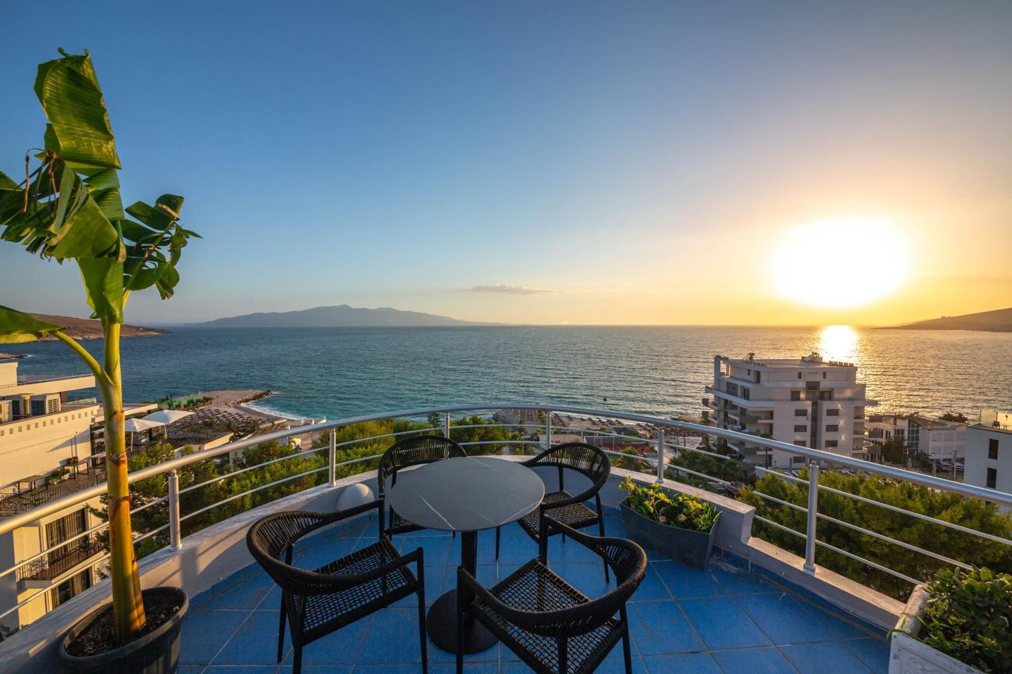Hotel Sea Breeze Saranda Dış mekan fotoğraf