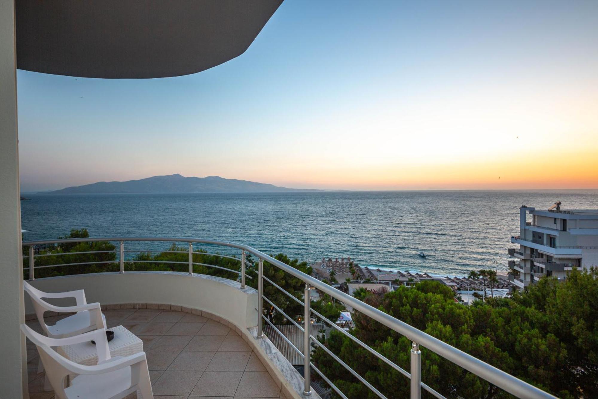 Hotel Sea Breeze Saranda Dış mekan fotoğraf